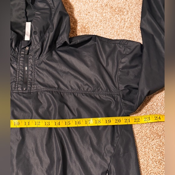 Fabletics Black 1/4 Zip Hooded Windbreaker Jacket Women’s Size L - Picture 8 of 9